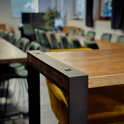 Dizajnov� stoly - kovov� r�m vytvoren� v UKOVMI pre Ran� Kr�ova Lehota