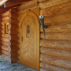 Osvetlenie vstupu do sauny �t�lov�m svietidlom Fak�a