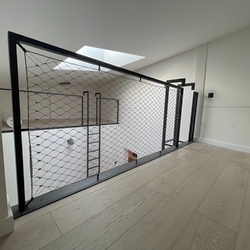 Kovov� z�bradlie s lankovou nerezovou sie�ou 