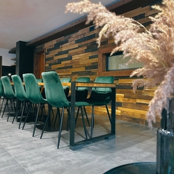 Modern� stoly - kovov� r�my v �iernej farbe doplnen� drevom